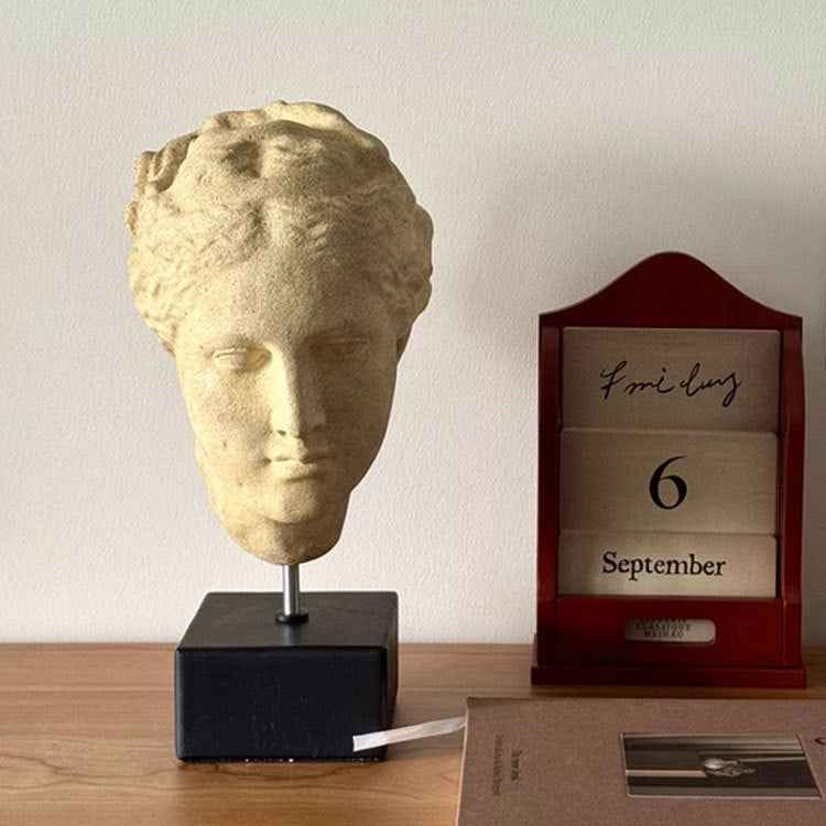 Medieval Light Luxury Art Portrait Sculpture Ornament