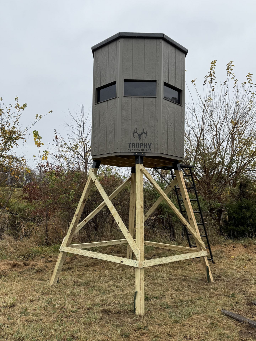 Trophy Hunting Blinds 6' Standard Series Octagon Hunting Blind