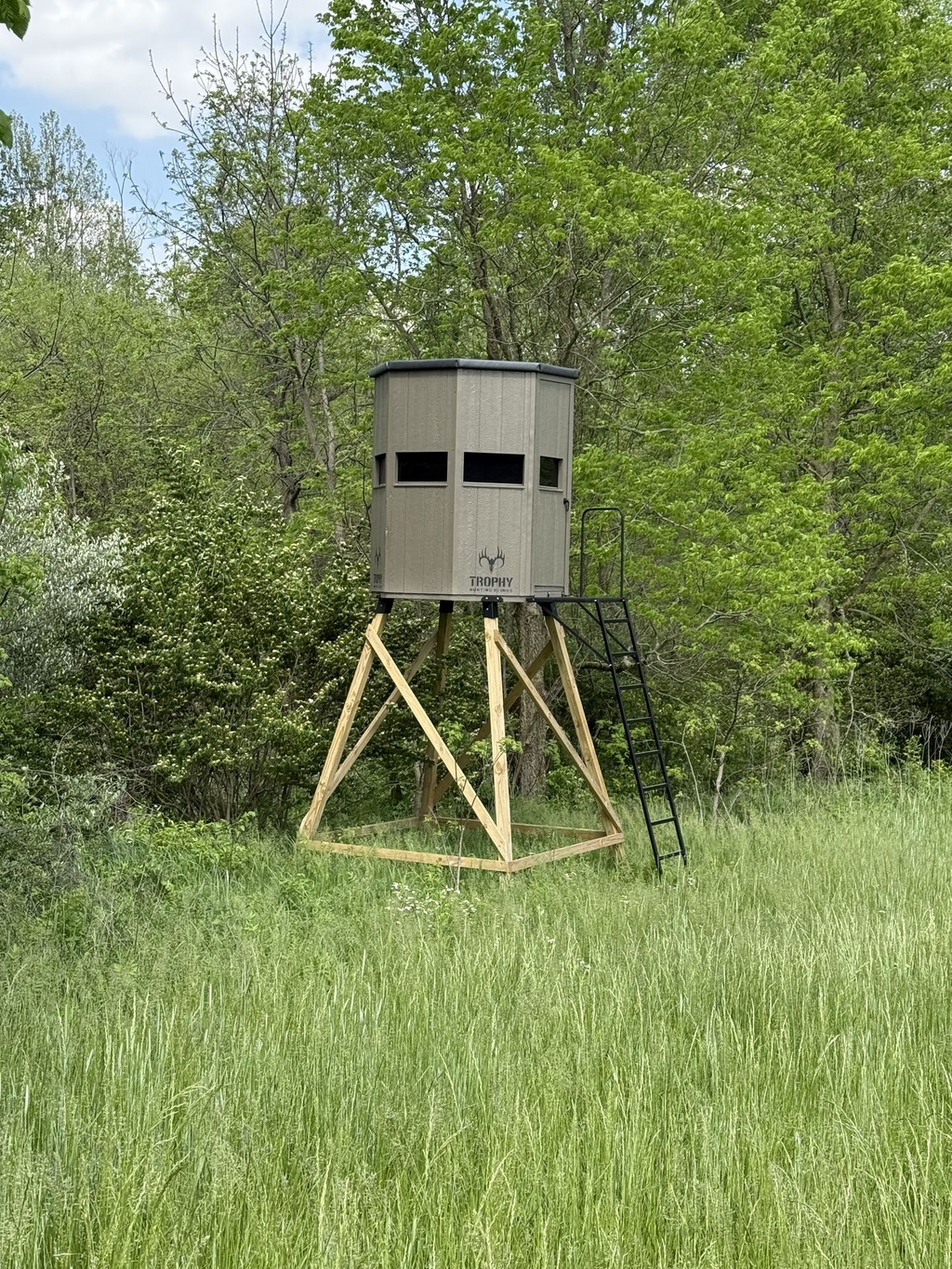 Trophy Hunting Blinds 6' Standard Series Octagon Hunting Blind