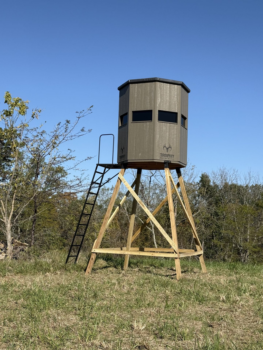 Trophy Hunting Blinds 6' Standard Series Octagon Hunting Blind
