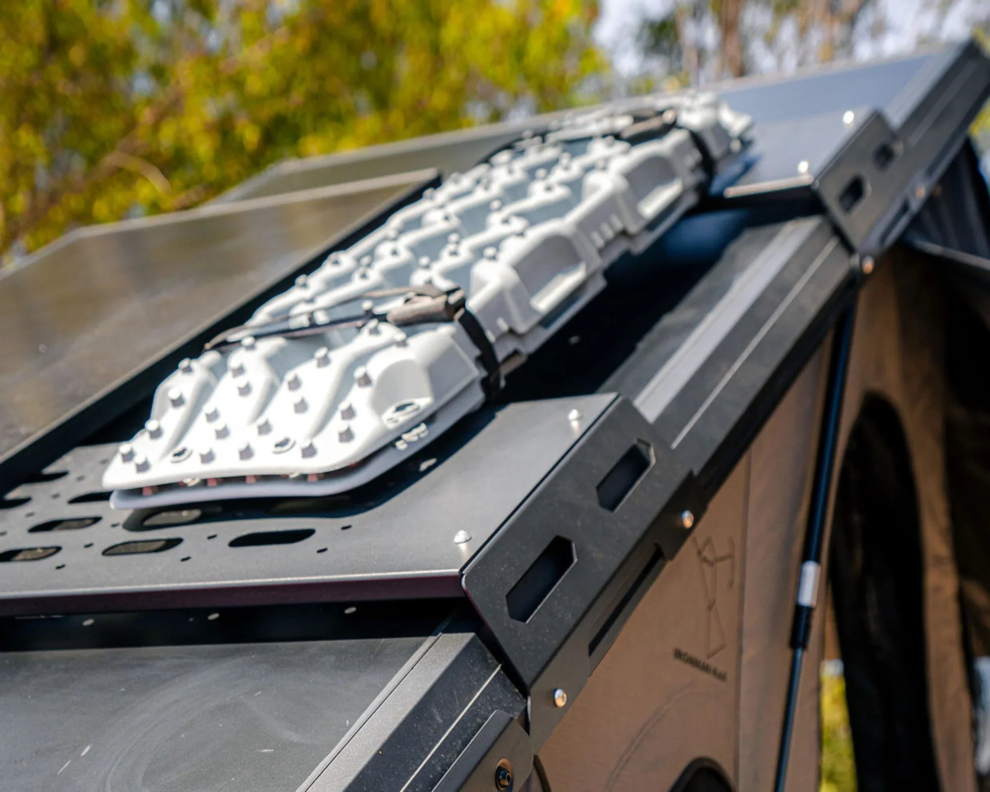 Ironman 4x4 Orion 1400 Vehicle Rooftop Tent