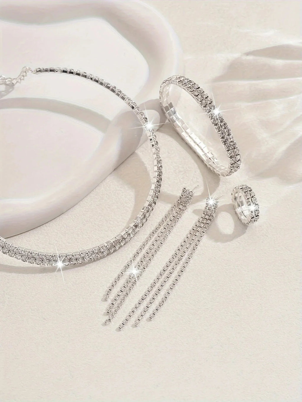 5pcs Luxurious Rhinestone Jewelry Set for Women,Choker, Earrings, Stretch Bracelet & Ring for Weddings, Banquets & Parties