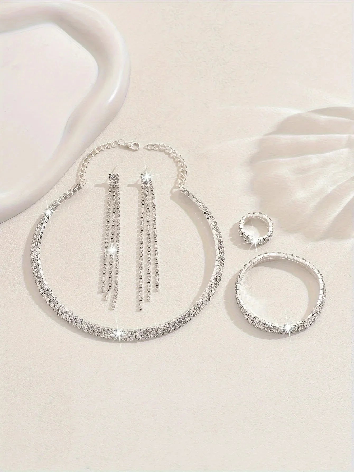 5pcs Luxurious Rhinestone Jewelry Set for Women,Choker, Earrings, Stretch Bracelet & Ring for Weddings, Banquets & Parties