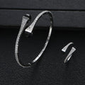 New jerseis Women's Fashion 2 Pcs Bracelet & Ring Set مجموعات المجوهرات Resin Simple Design Gold Open Cuff Bangle Jewelry Set