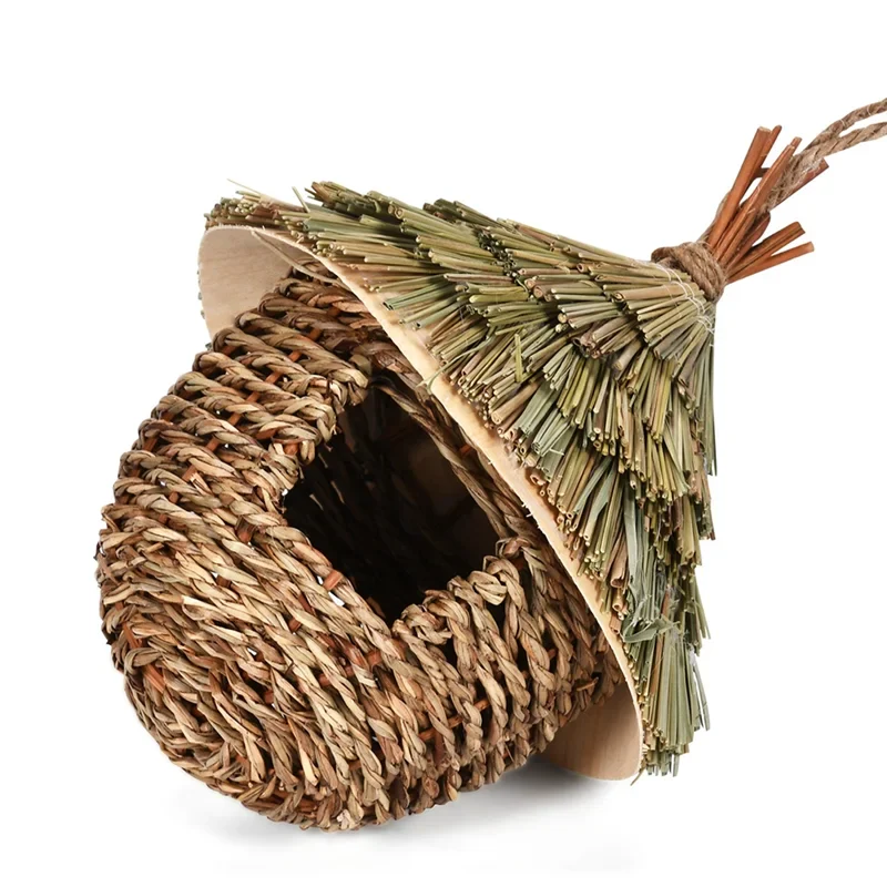 Hand-Woven Natural Grass Bird House - Hanging Outdoor Hummingbird Nest