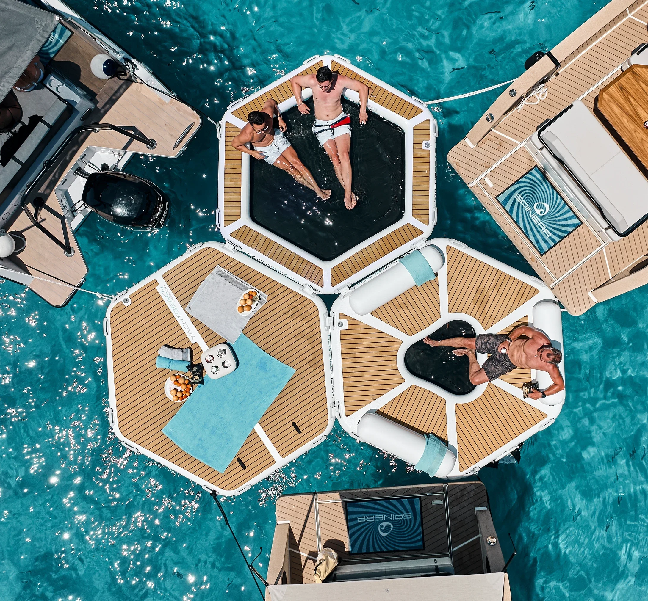 Yachtbeach by Spinera Inflatable HEX Party Zone 2.50 Lounger