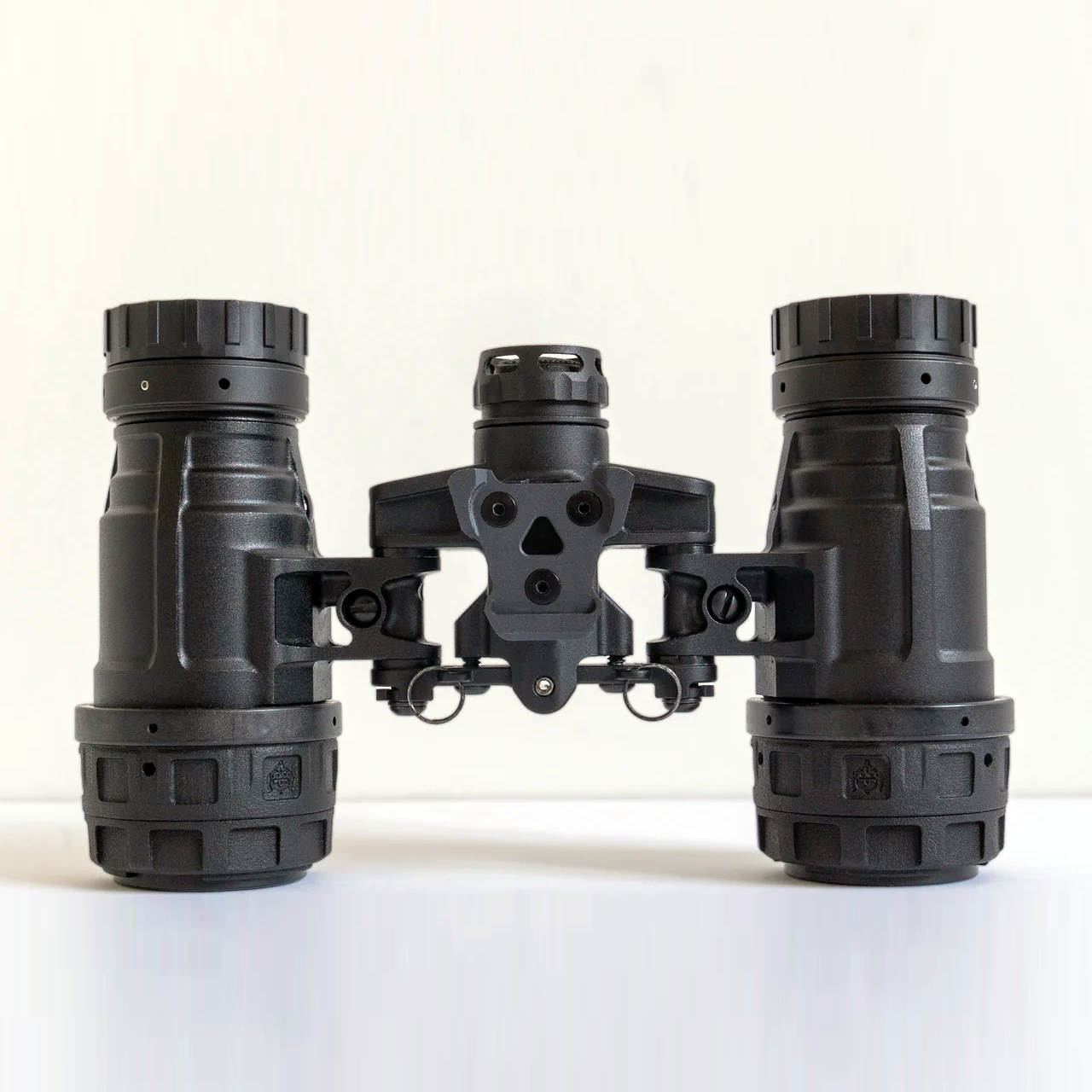 Nocturn Katana-R | Up to 2600 Gen 3 White Phosphor | Ultralight & Rugged for All-Night Comfort
