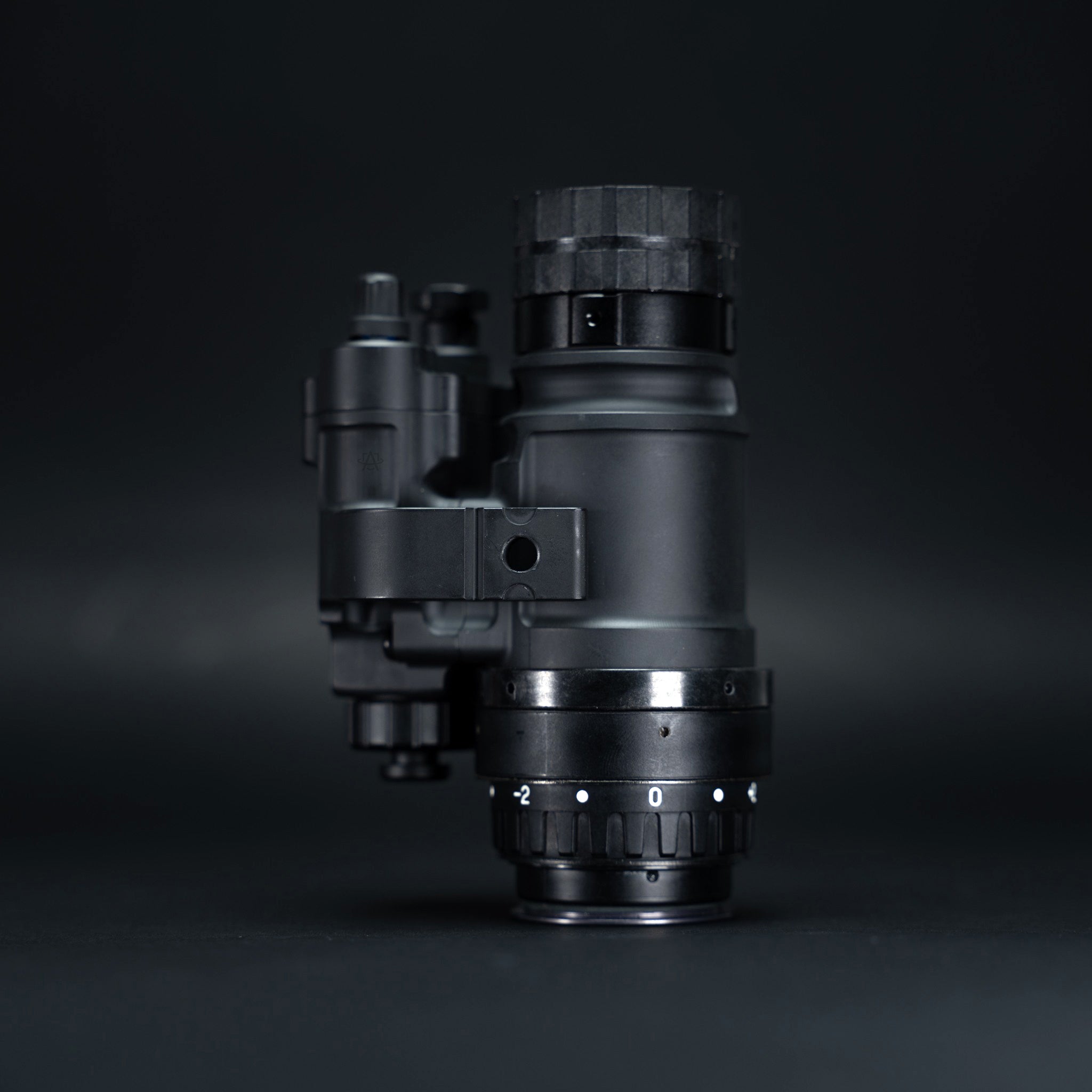 MH-14 | Gen 3 White Phosphor w/ Up to 2600 FOM & Manual Gain | Just 8.6 Oz & 50+ Hours of Runtime