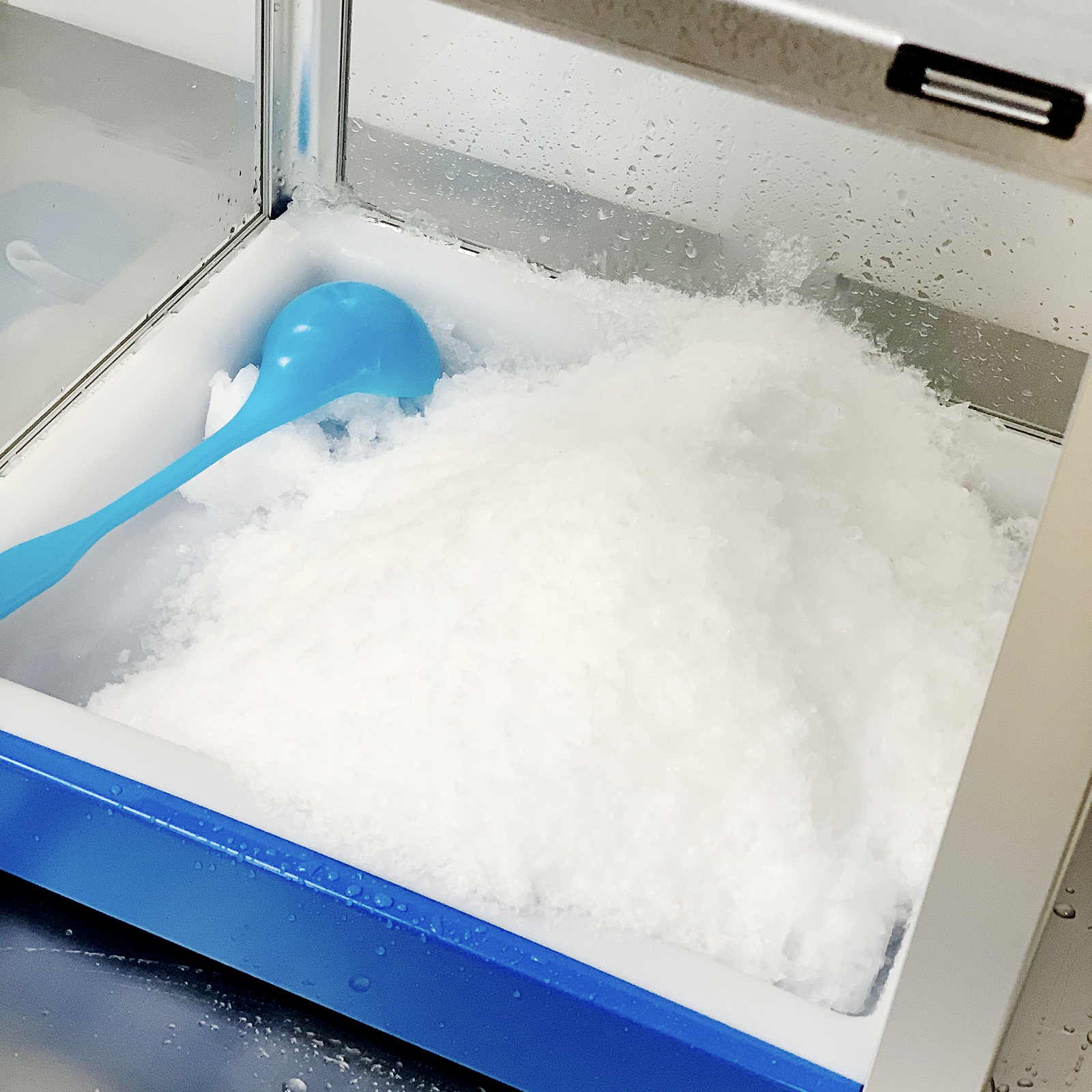 Simply-A-Blast Snow Cone Machine with Cart by Paragon Concessions